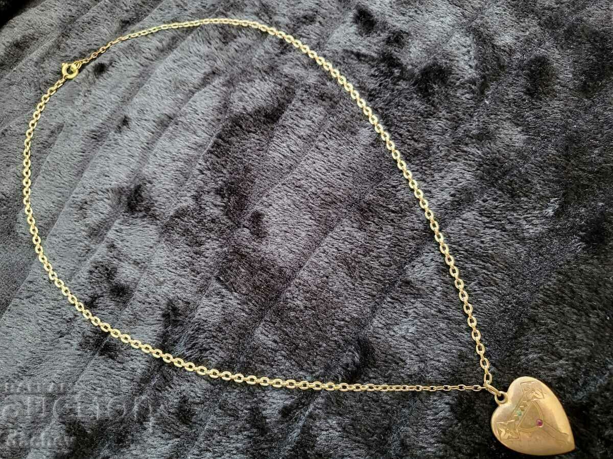 Позлатен кордон със сърце РУБИН фолклорно колие накит носия с цена 65.00 лв. | € 33.23 Позлатен кордон със сърце РУБИН фолклорно колие накит носия с цена 65.00 лв. | € 33.23