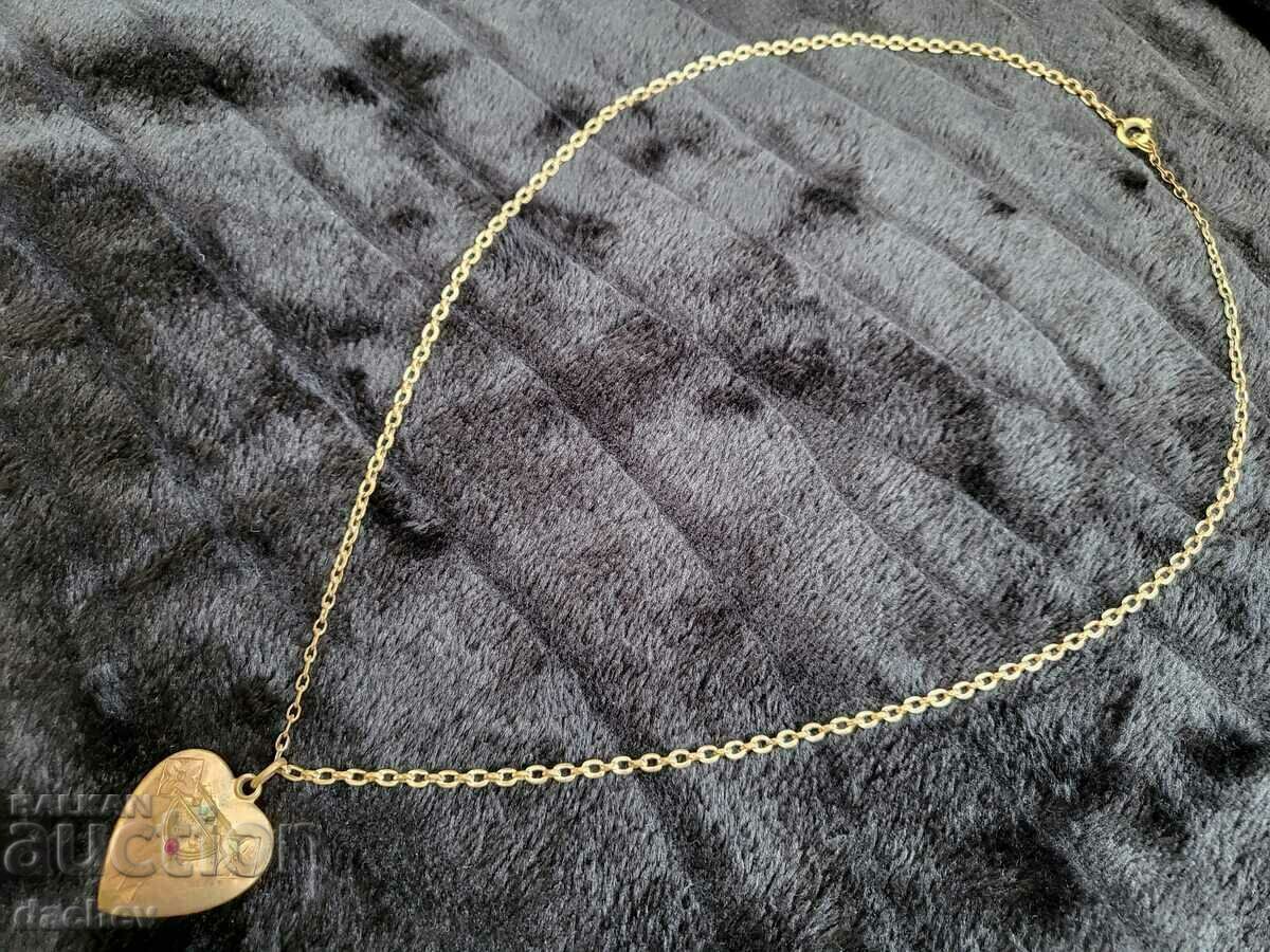 Аукцион Позлатен кордон със сърце РУБИН фолклорно колие накит носия Аукцион Позлатен кордон със сърце РУБИН фолклорно колие накит носия