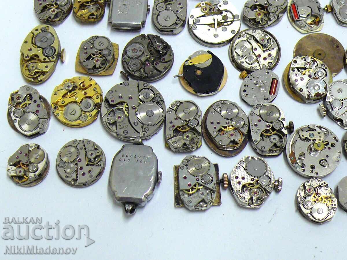 Лот Швейцарски Дамски механизми ZENITH, CORNAVIN и други - 6 Лот Швейцарски Дамски механизми ZENITH, CORNAVIN и други - 6