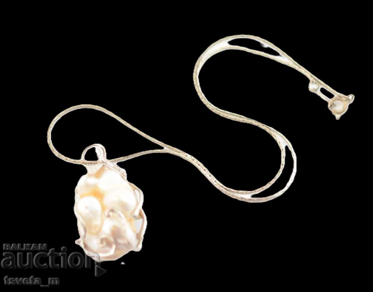 Delivery of Gerdan  kolie perli