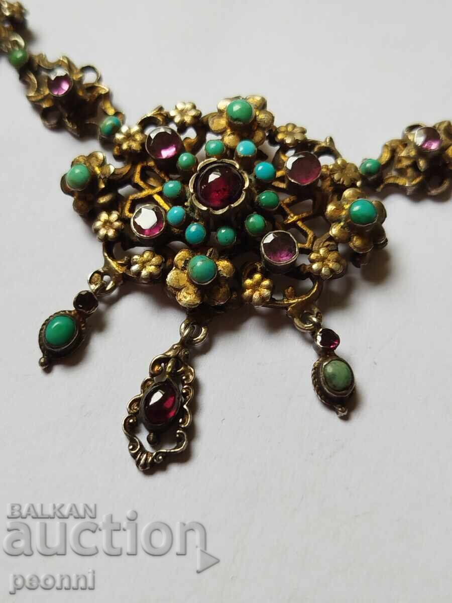 Ασημένιο και επιχρυσωμένο κολιέ και δαχτυλίδι (Staro srebŭrno και pozlateno kolie i prŭsten) με τιμή 500.00 BGN | € 255.65