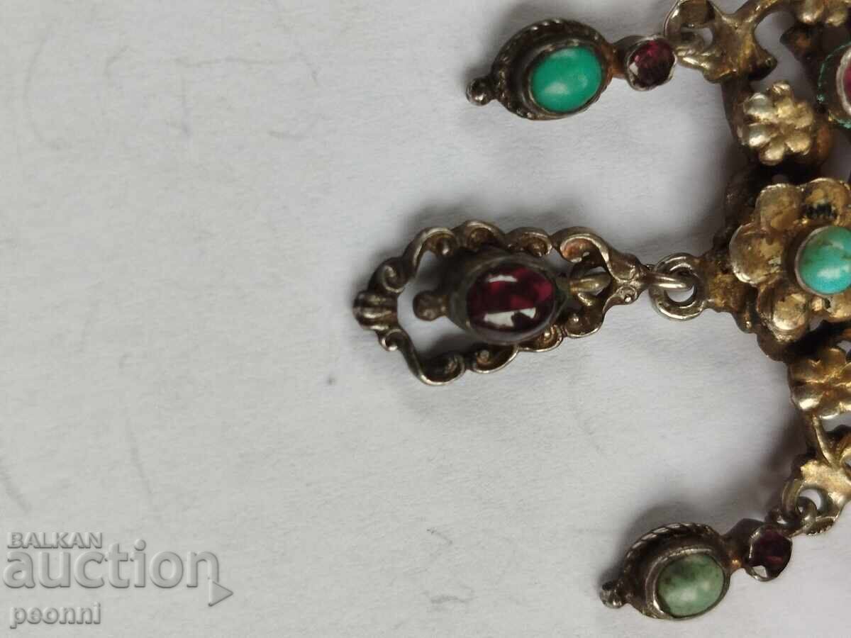 Παράδοση Ασημένιο και επιχρυσωμένο κολιέ και δαχτυλίδι (Staro srebŭrno και pozlateno kolie i prŭsten)