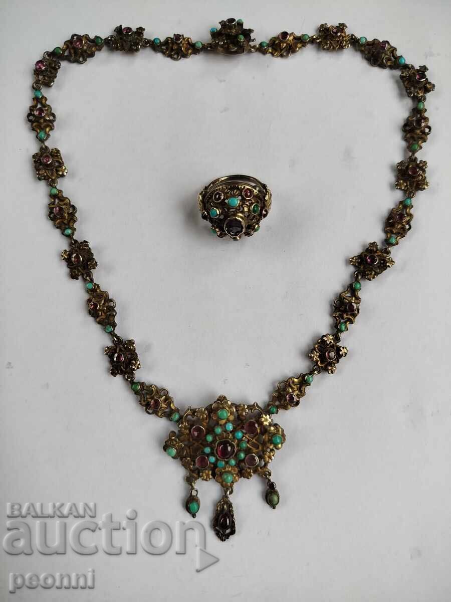 Ασημένιο και επιχρυσωμένο κολιέ και δαχτυλίδι (Staro srebŭrno και pozlateno kolie i prŭsten)