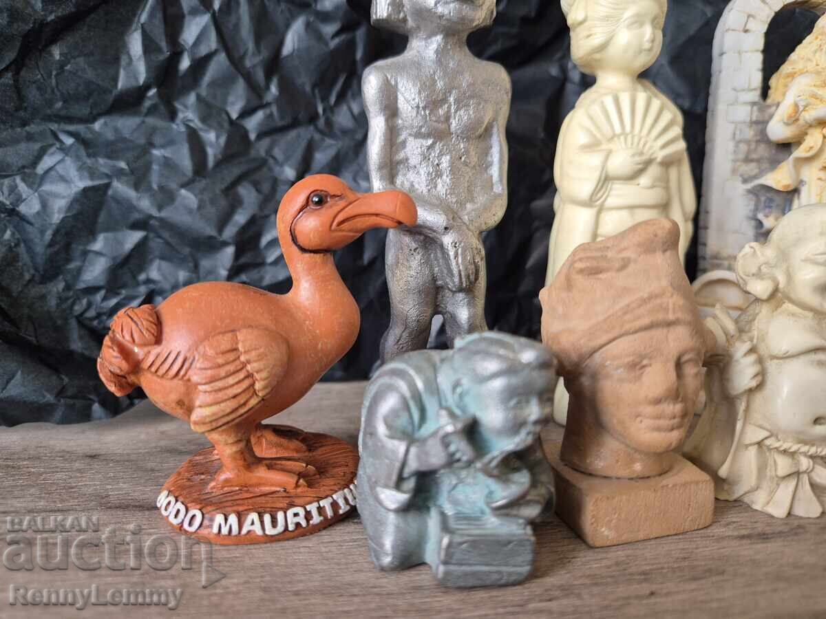 Delivery of Collection of miniatures, rare