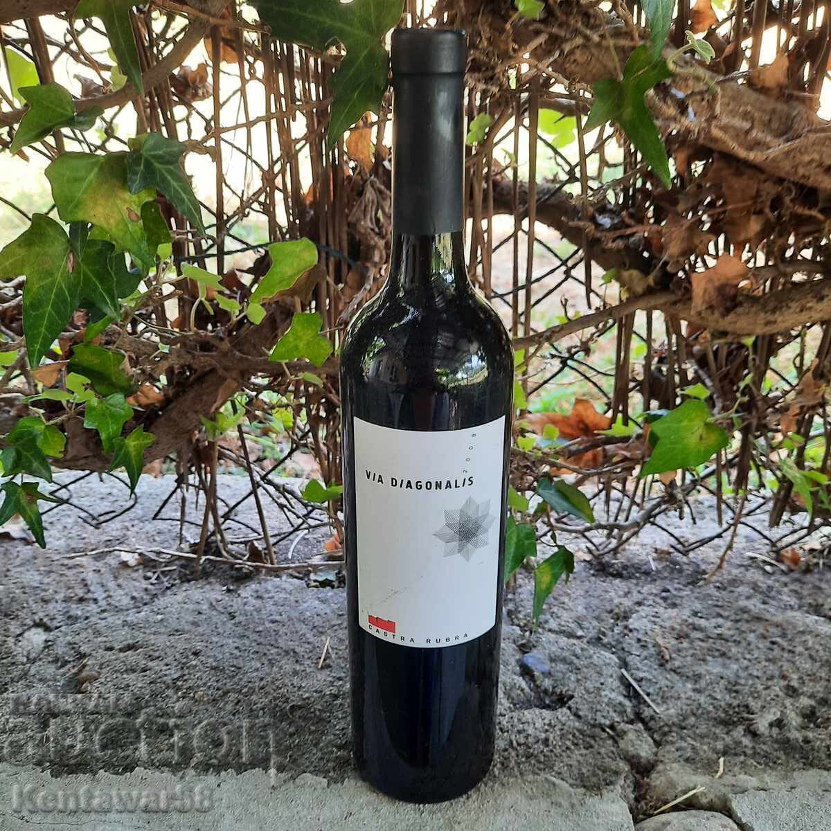 Μπουκάλι κόκκινου κρασιού για συλλογή