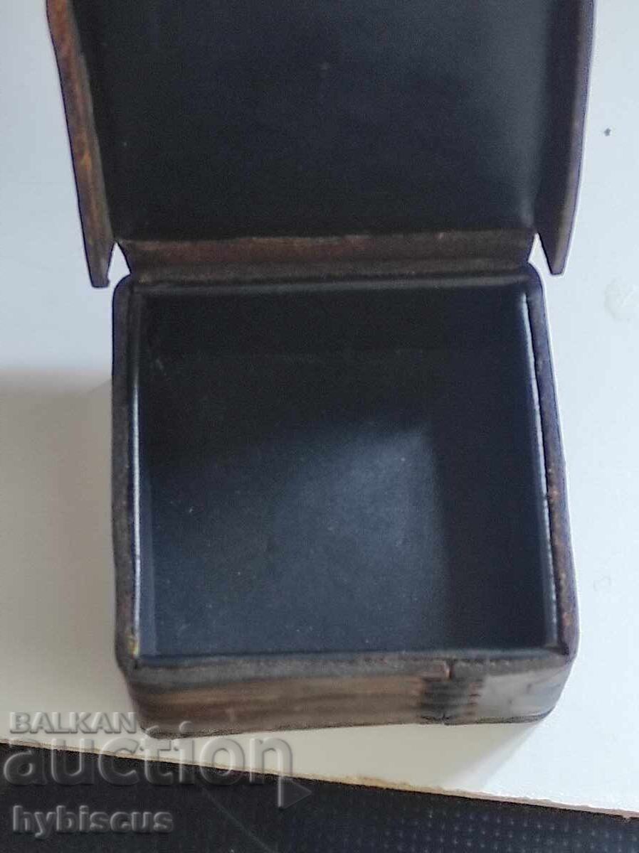 Βίντατζ δερμάτινο κουτί από τη δεκαετία του '70 ΣΒΧ με τιμή 22.00 BGN | € 11.25