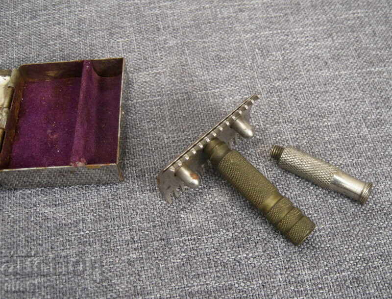 Δημοπρασία Παλιά, μικροσκοπική, συναρμολογούμενη ξυριστική μηχανή με κουτί