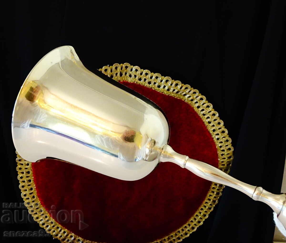 Pahar de bronz, cupă de vin 19 cm, 250 ml cu preț 65.00 BGN | € 33.23 Pahar de bronz, cupă de vin 19 cm, 250 ml cu preț 65.00 BGN | € 33.23