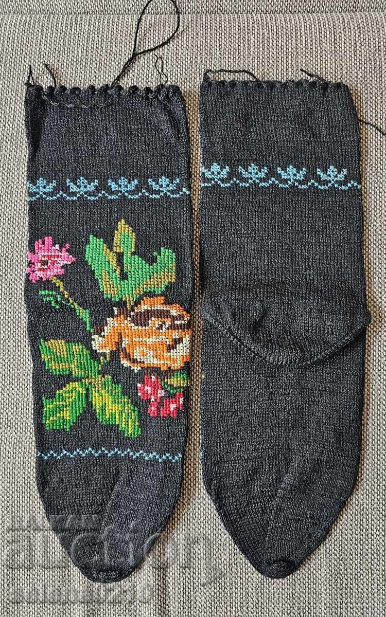 Șosete autentice cu preț € 40.90 | 79.99 BGN