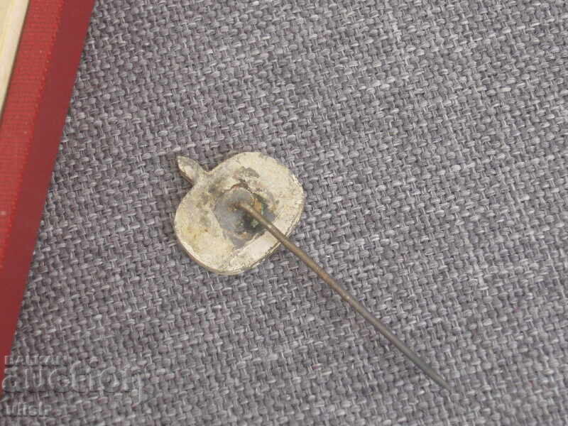 Παλαιό ασημένιο σήμα Βουλγαρικής Αστροναυτικής Εταιρείας με τιμή 80.00 BGN | € 40.90