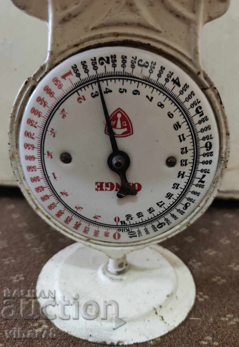 Delivery of Old scales - 30s