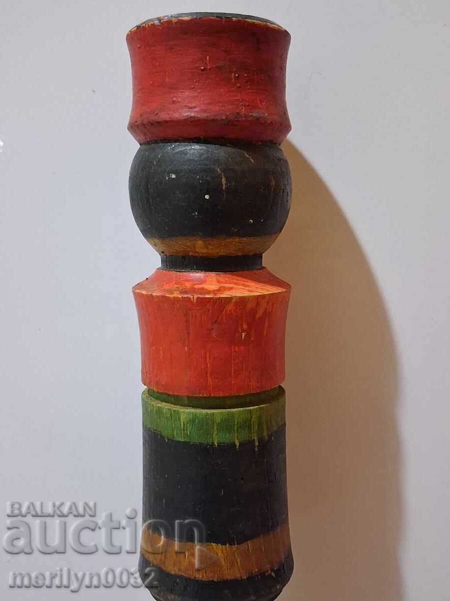 Licitație Sfeșnic vechi pictat din lemn, lumânare primitivă