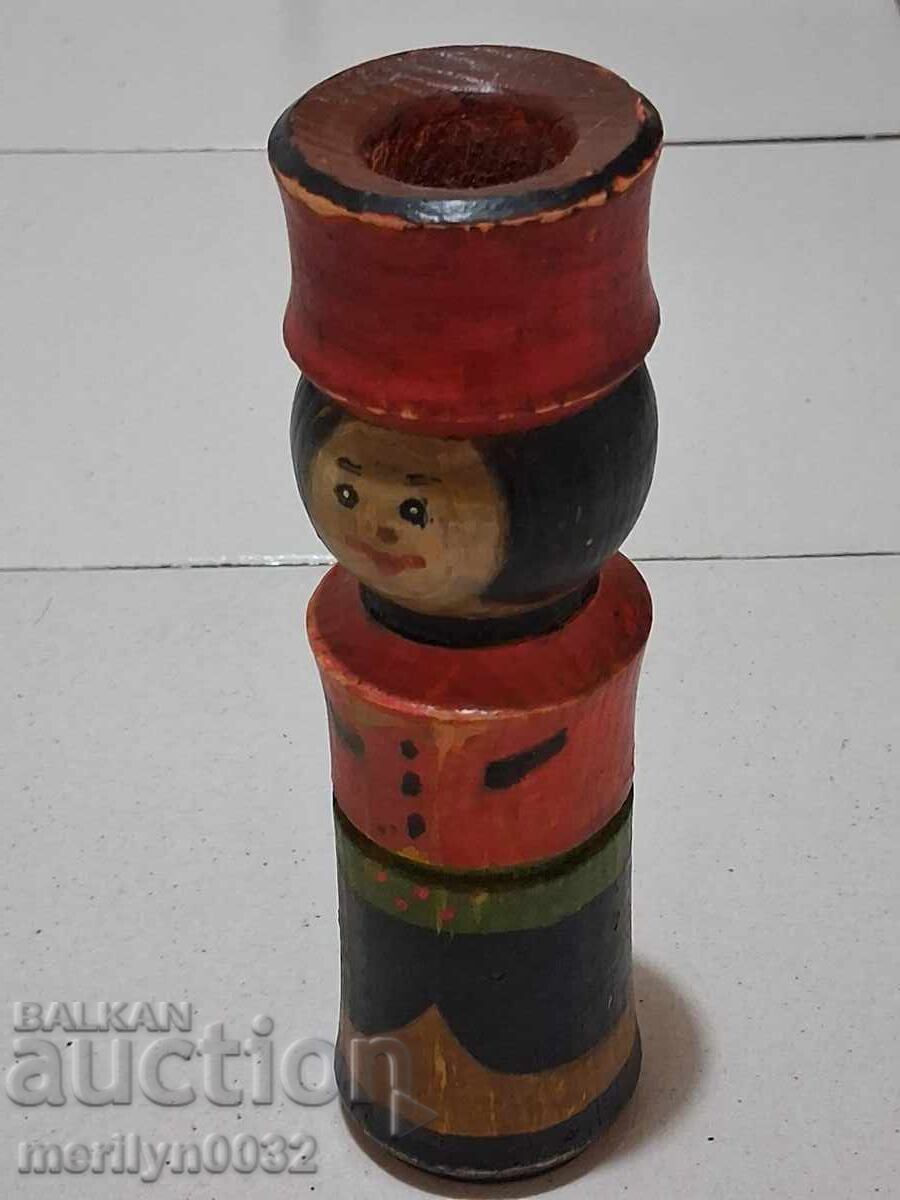 Sfeșnic vechi pictat din lemn, lumânare primitivă