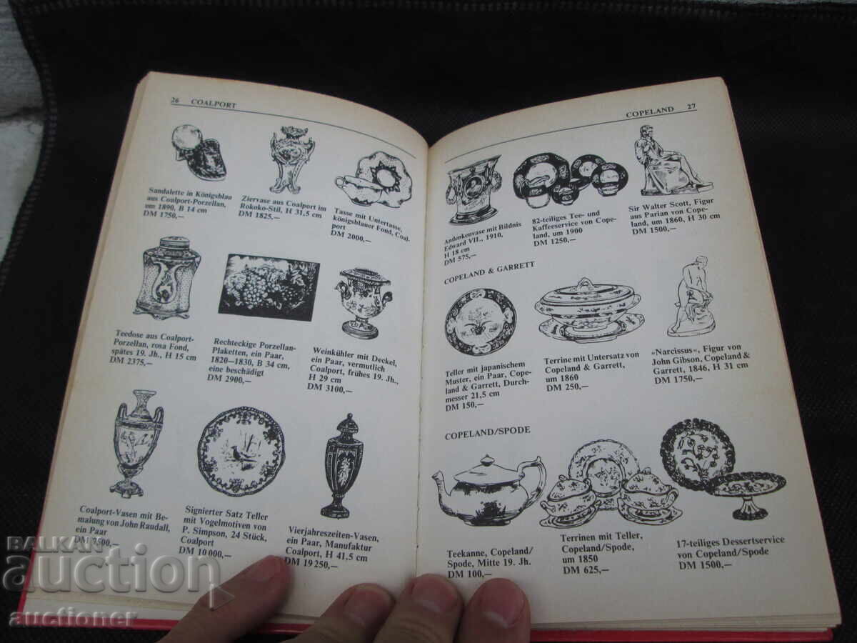 Auction CATALOG, PORCELAIN AND CERAMICS Auction CATALOG, PORCELAIN AND CERAMICS