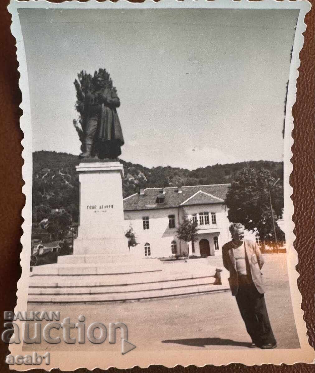 Μνημείο του Γκότσε Ντέλτσεφ στο Μπλαγκόεβγκραντ