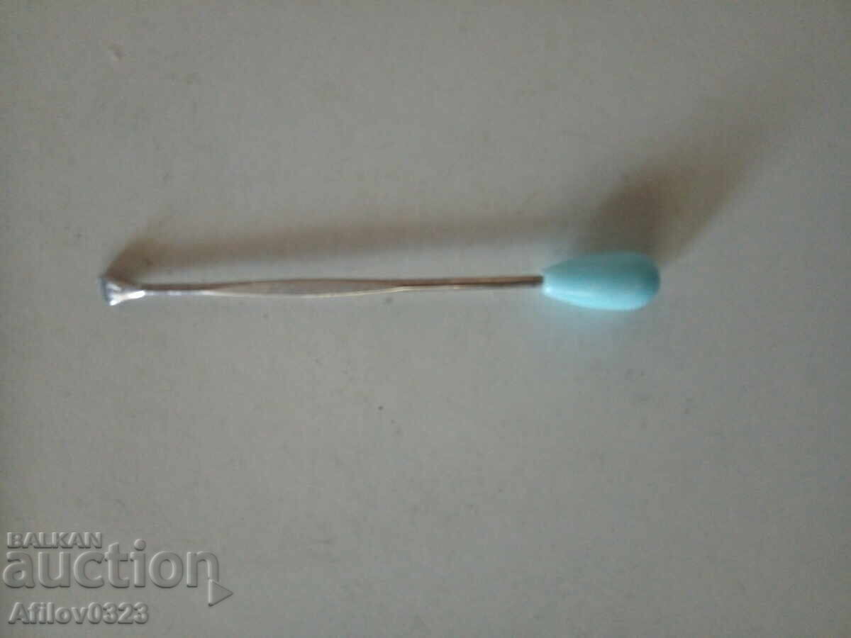 Dispozitiv-cârlig pentru prinderea ochiurilor cu preț 1.00 BGN | € 0.51