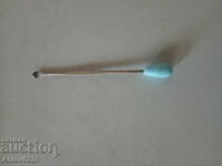 Dispozitiv-cârlig pentru prinderea ochiurilor