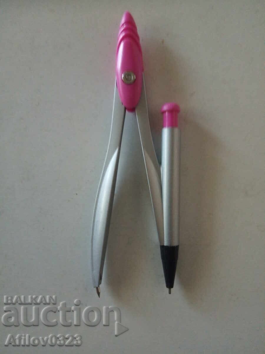 Compas pentru elevi cu preț 2.00 BGN | € 1.02 Compas pentru elevi cu preț 2.00 BGN | € 1.02