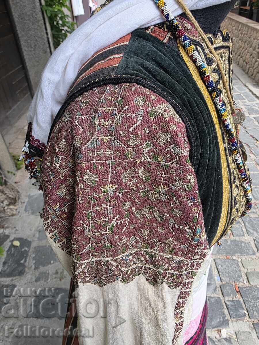 Delivery of Complete women's folk costume from Suva Gora