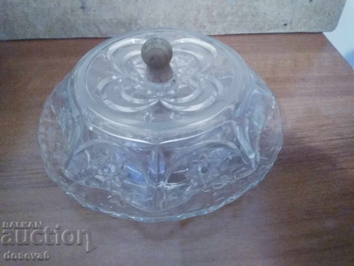 съд за бонбони,ядки, сладки с цена 60.00 лв. | € 30.68