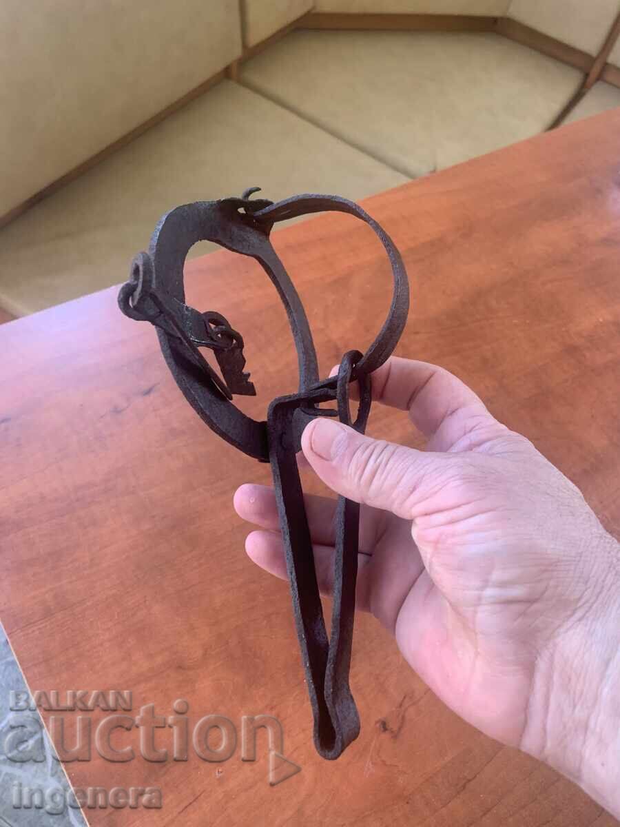 Old Forged Trap for Small Pests - 5