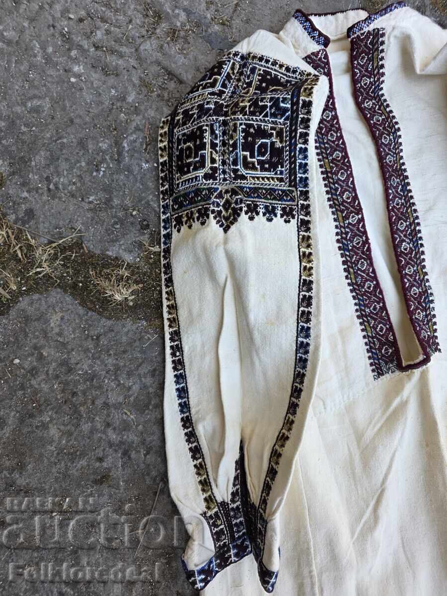 Auction Maiden's shirt from a Suva Gora folk costume Auction Maiden's shirt from a Suva Gora folk costume