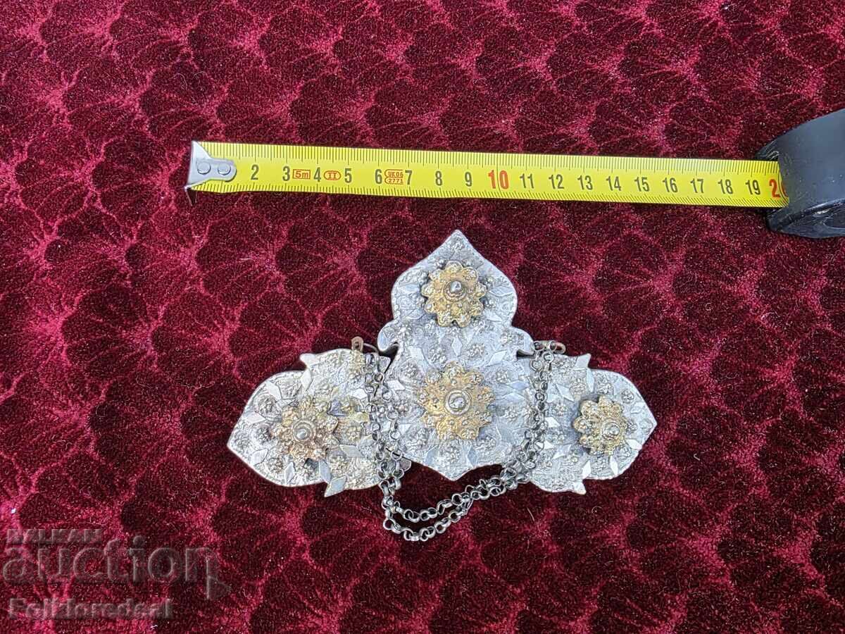 Licitație Paftale de argint cu aurire pentru costum popular din zona Kumanovo