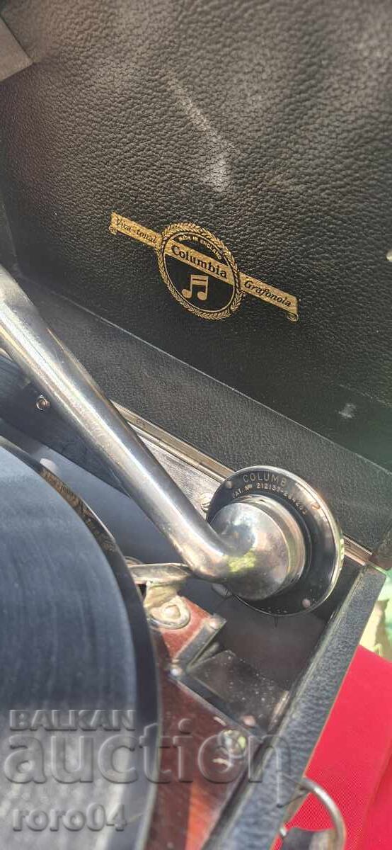 Delivery of GRAMOPHONE - HAND CRANK - COLUMBIA - WW II