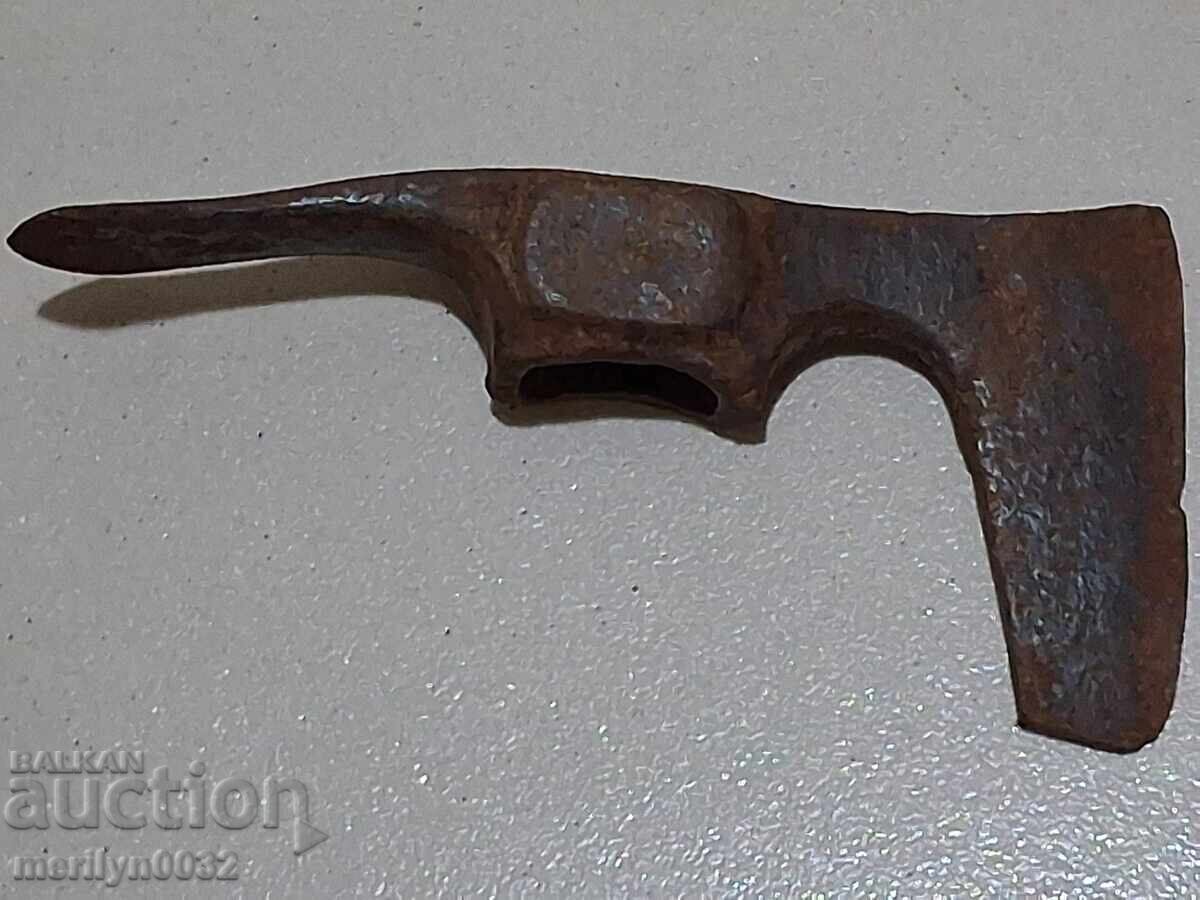 Licitație Vechi târnăcop topor instrument topor fier forjat