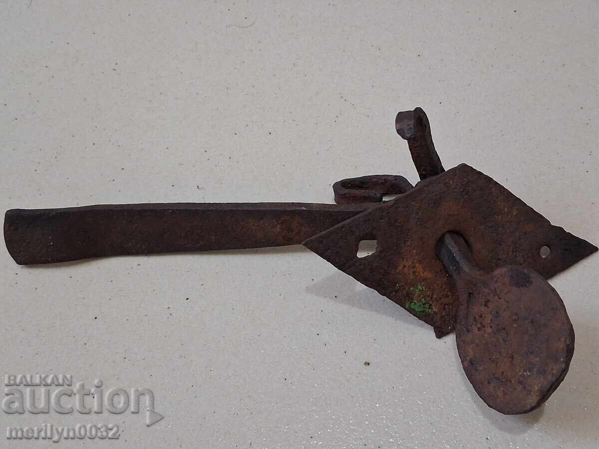 Lacăt antic din fier forjat, broască, zăvor pentru o poartă antică - 5