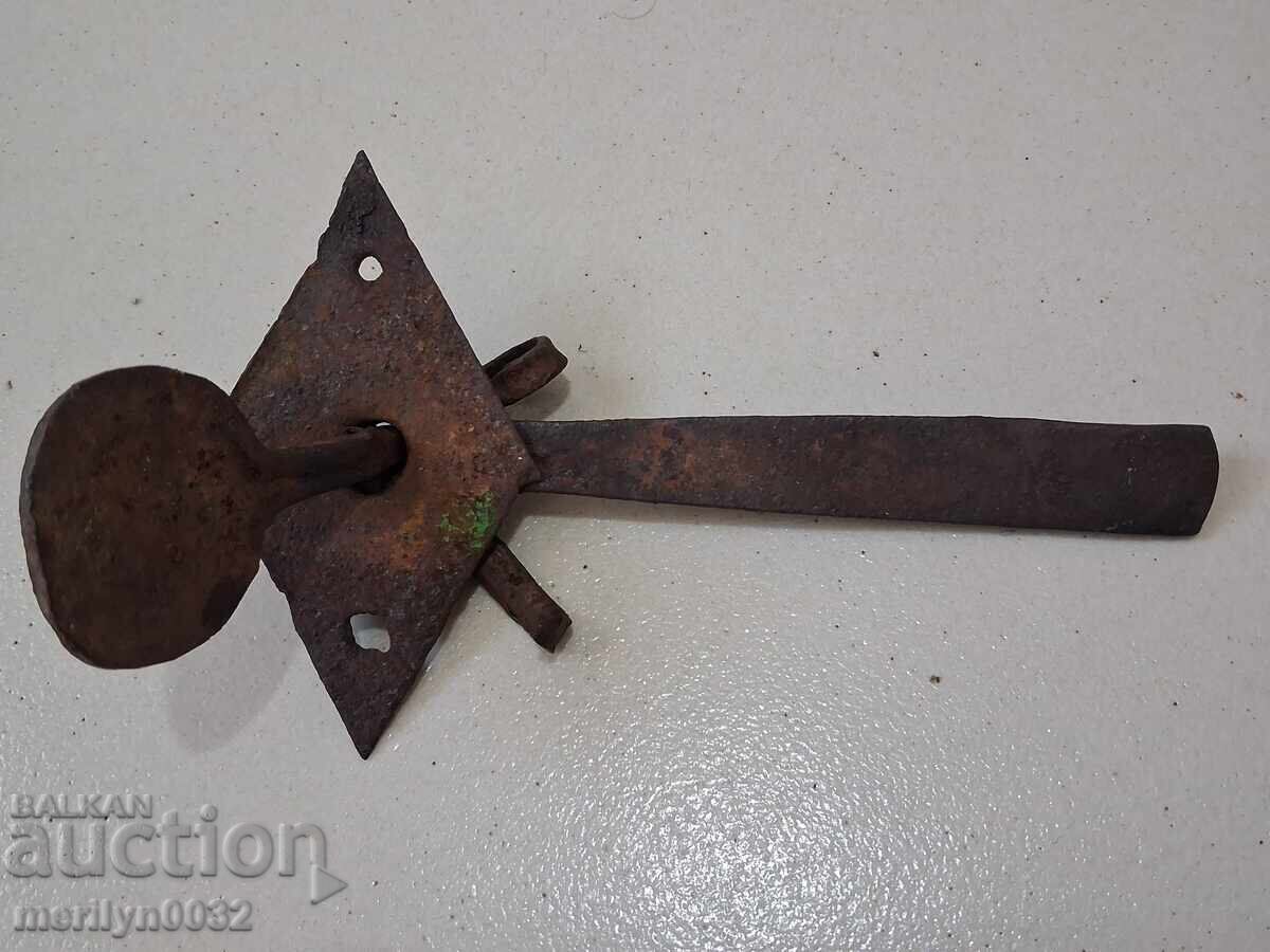 Lacăt antic din fier forjat, broască, zăvor pentru o poartă antică