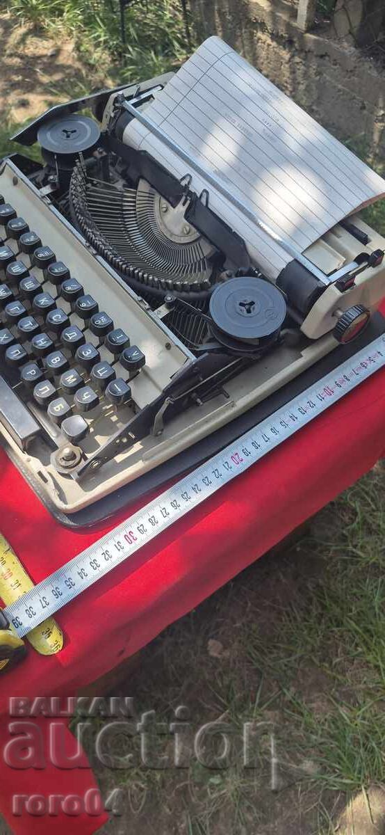 Livrarea MAȘINĂ DE SCRIS - MARIȚA 1 - EXCELENTĂ
