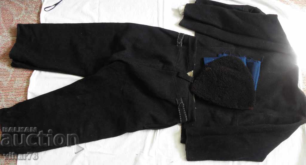 Livrarea COSTUM POPULAR VECHI CU CĂCIULĂ ȘI BRÂU