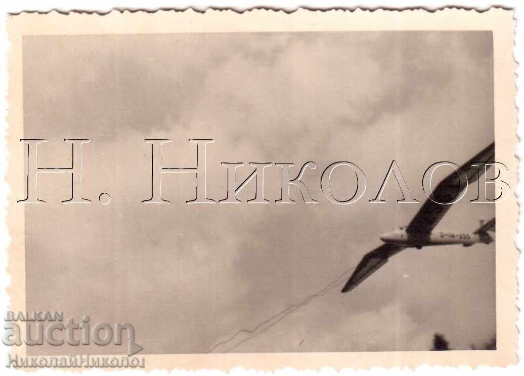 ΜΙΚΡΗ ΠΑΛΙΑ ΦΩΤΟΓΡΑΦΙΑ ΑΕΡΟΣΚΑΦΟΥΣ DRONE ΣΕ ΠΤΗΣΗ Ε194