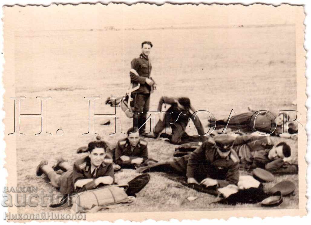 SMALL OLD PHOTO AVIATORS PILOTS PARACHUTISTS E195