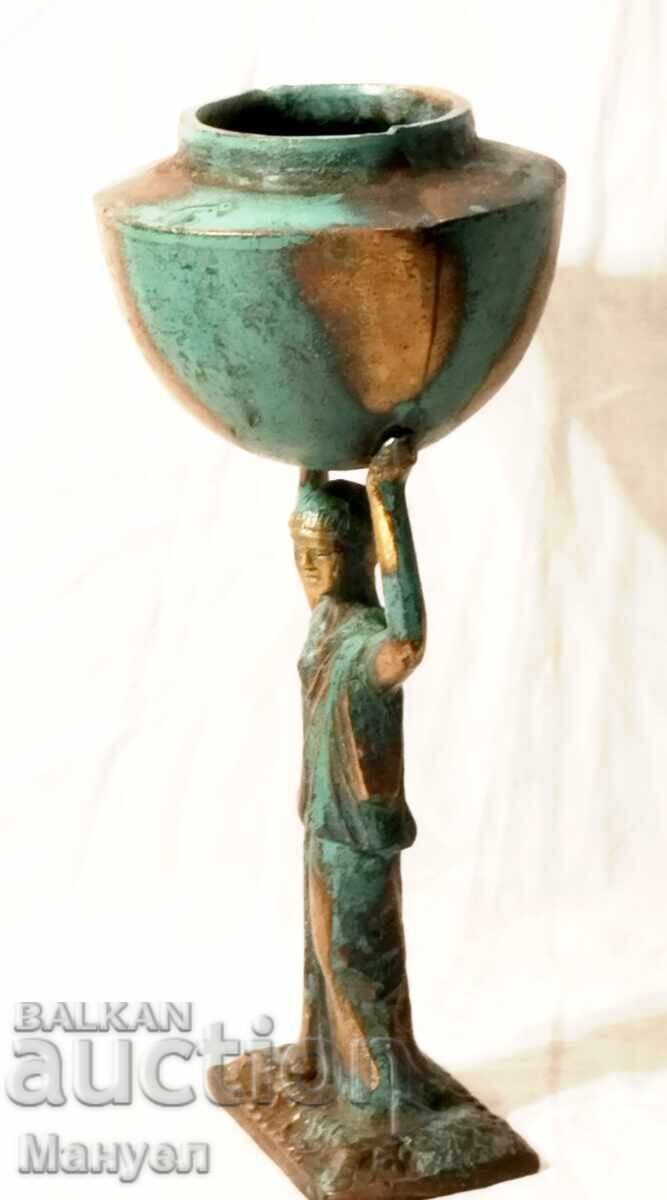 Аукцион Древногръцка бронзова кадилница от Делфи,  копие.
