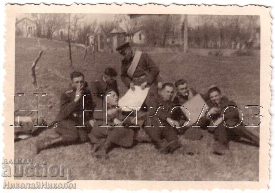 SMALL OLD PHOTO AVIATORS PILOTS E197