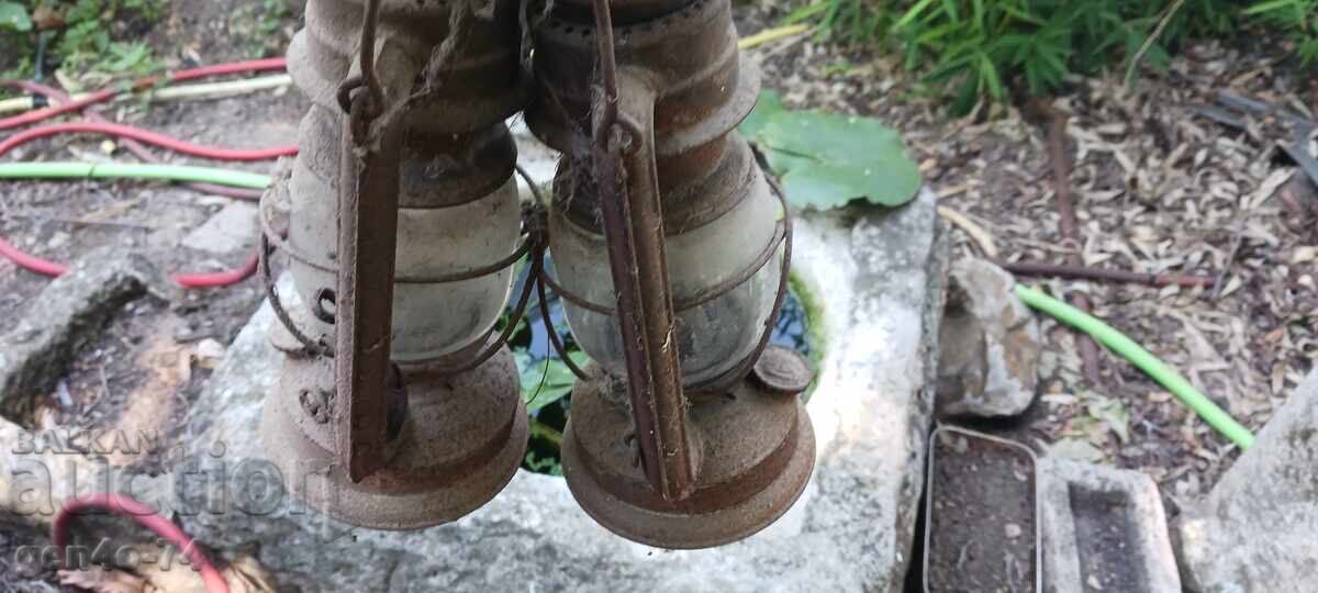 Auction 2 flashlights Auction 2 flashlights