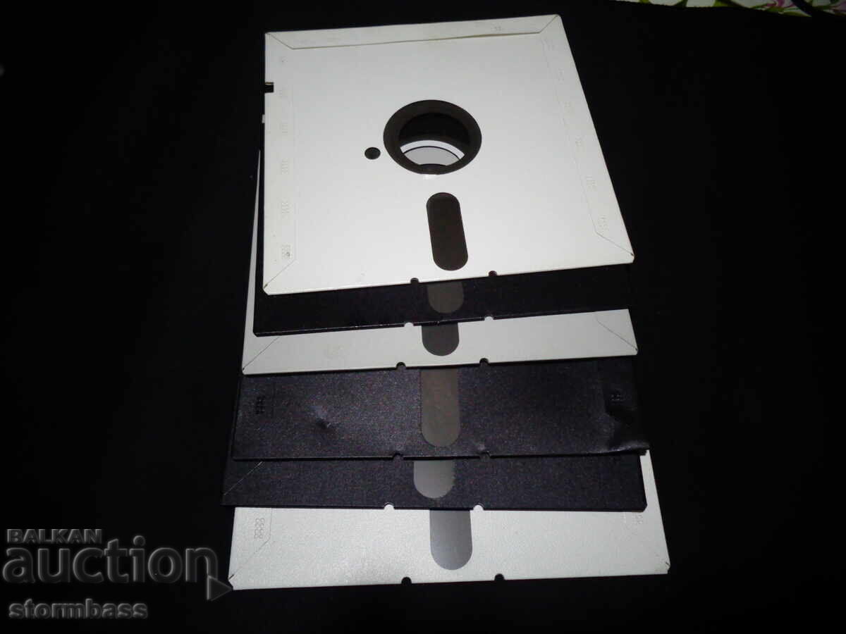 LOT dischete 5 1/4 5,25'' cu preț 10.00 BGN | € 5.11