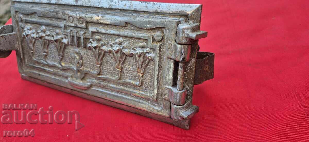 SOB DE TERACOTĂ - UȘĂ - FIGURĂ DE FONDERE DE VARĂ - WW I / II cu preț 67.00 BGN | € 34.26 SOB DE TERACOTĂ - UȘĂ - FIGURĂ DE FONDERE DE VARĂ - WW I / II cu preț 67.00 BGN | € 34.26