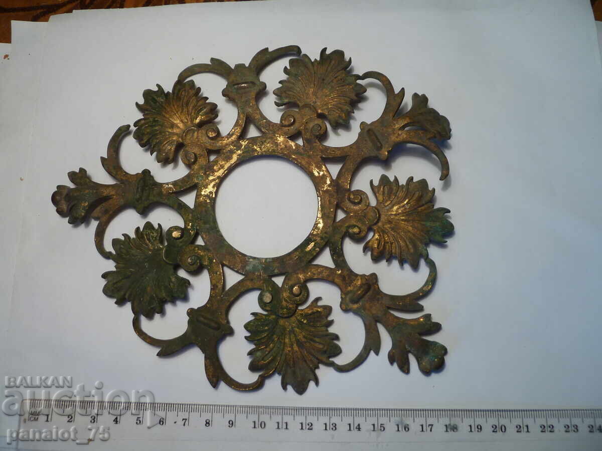 APLICĂ MASIVĂ DIN BRONZ CU FOIȚĂ DE AUR PE ALOCURI - 250 GR cu preț € 12.78 | 25.00 BGN