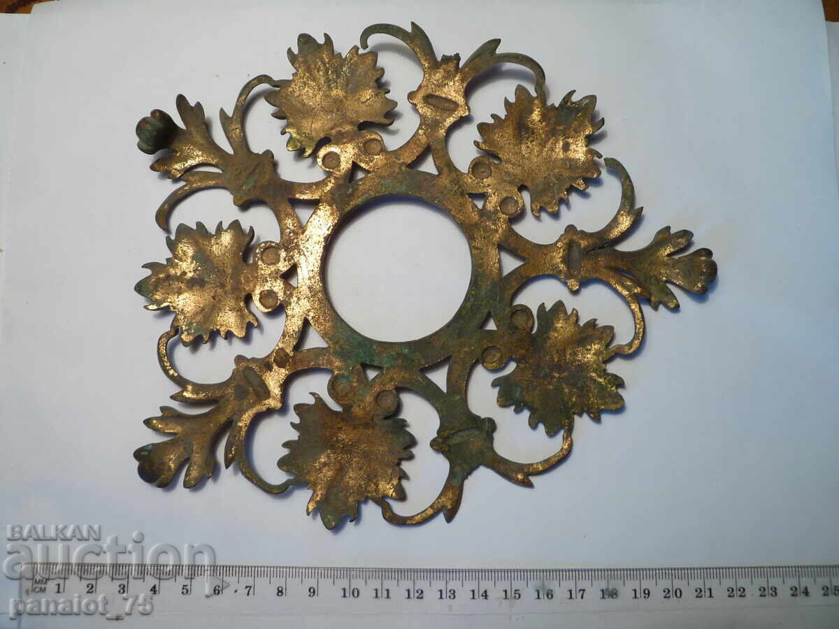 Licitație APLICĂ MASIVĂ DIN BRONZ CU FOIȚĂ DE AUR PE ALOCURI - 250 GR
