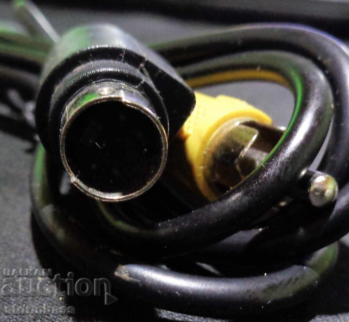 4 Pin mini DIN to male RCA cable 1.20 meters with price 2.50 BGN | € 1.28