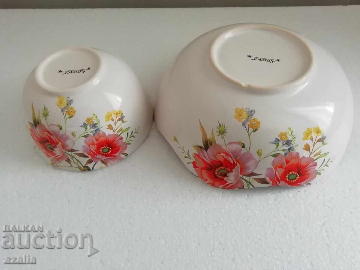 Beautiful new set of 2 flower bowls with price 49.00 BGN | € 25.05 Beautiful new set of 2 flower bowls with price 49.00 BGN | € 25.05