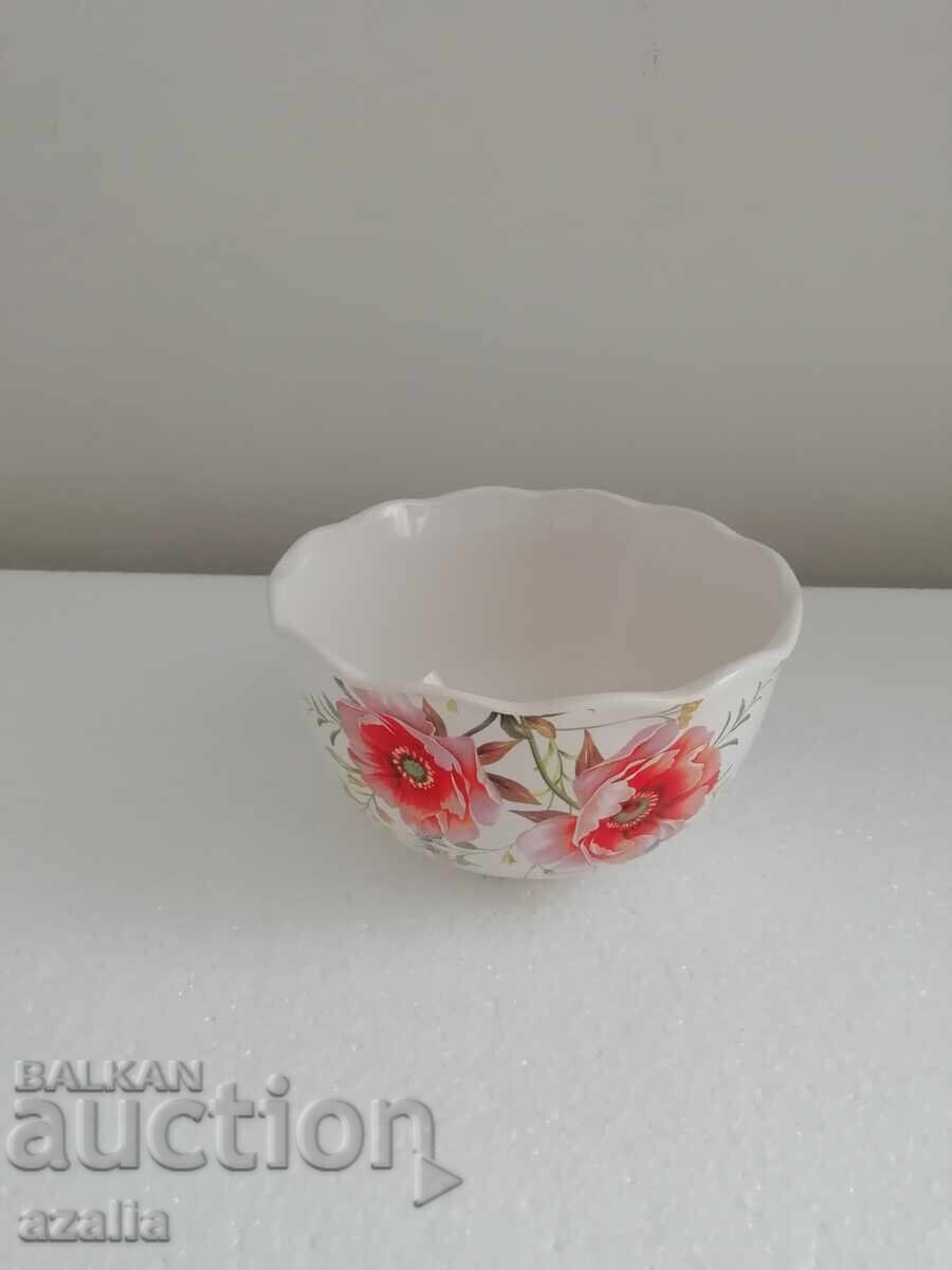 Delivery of Beautiful new set of 2 flower bowls Delivery of Beautiful new set of 2 flower bowls