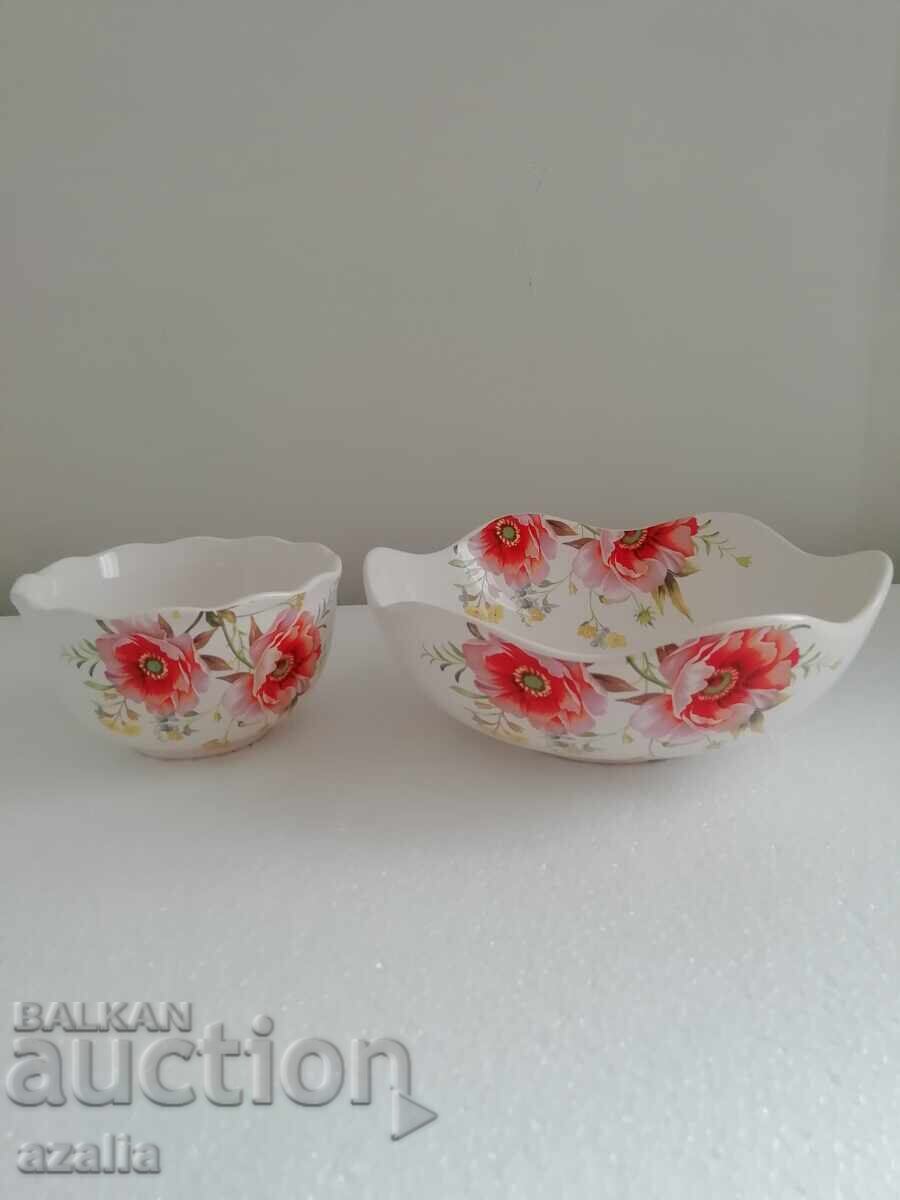 Beautiful new set of 2 flower bowls Beautiful new set of 2 flower bowls