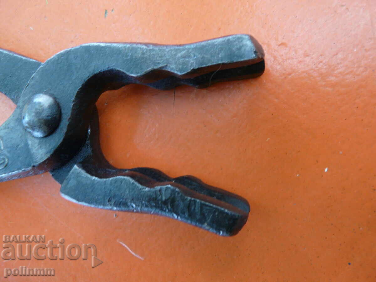 Clești forja germane - 7 cu preț 70.00 BGN | € 35.79 Clești forja germane - 7 cu preț 70.00 BGN | € 35.79