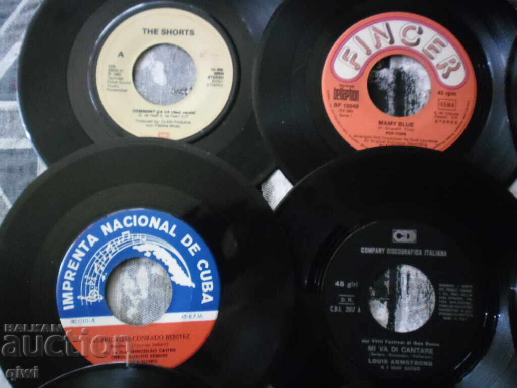 Продавам 12 бр. малки плочи без обложка не са Български - 5 Продавам 12 бр. малки плочи без обложка не са Български - 5