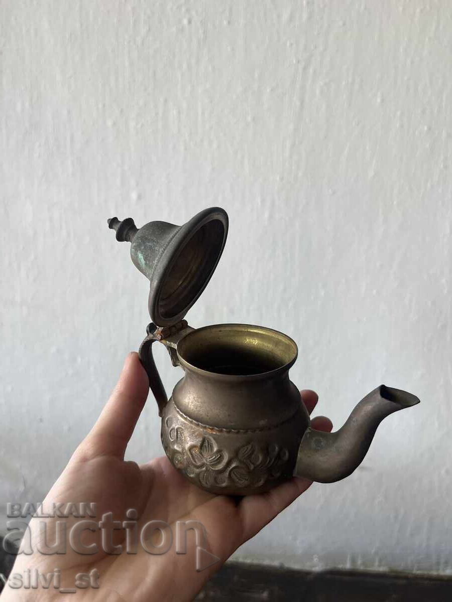 Доставка на Старинна месингова каничка Доставка на Старинна месингова каничка