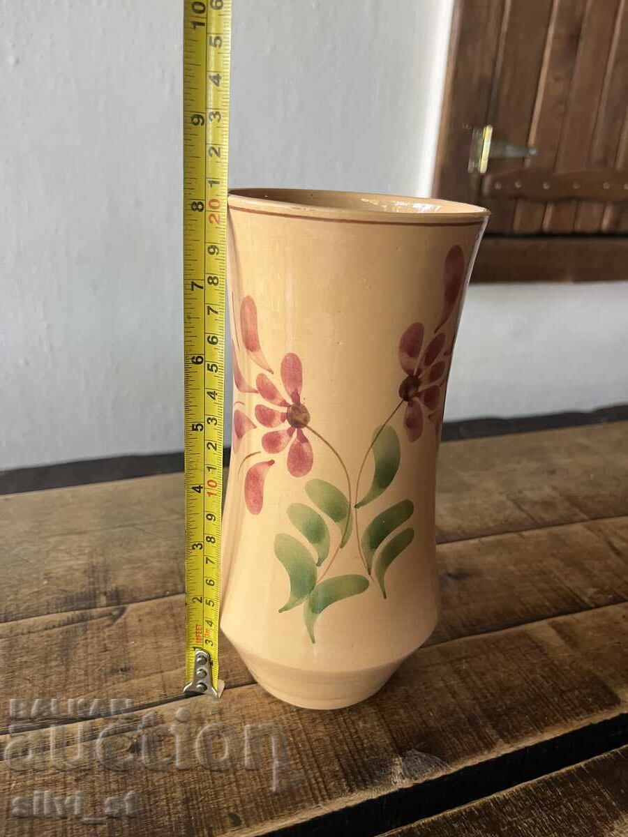 Auction Vase / Ceramic painted vase Auction Vase / Ceramic painted vase
